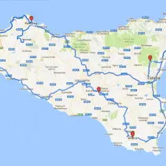 Itinerari moto Sicilia: un viaggio tra Palermo, Taormina e Siracusa, con tappe a Ragusa e Modica.