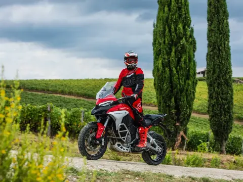 Val d'Orcia in moto - Itinerari perfetti e consigli utili