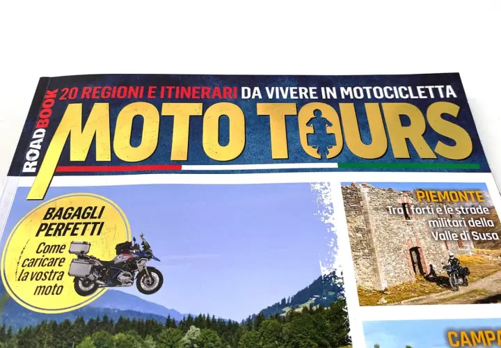 Roadbook "Moto Tours" per scoprire l'Italia in moto: itinerari, bagagli perfetti e avventure tra i forti del Piemonte.
