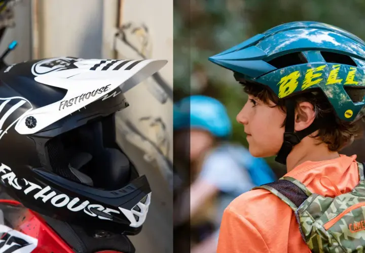 Casco da moto nero e bianco e casco da bici blu per un bambino. Misura casco bambino 7 anni.