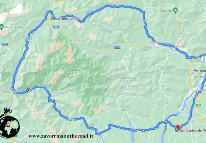 Mappa di un tour in moto tra i passi del Friuli Venezia Giulia, toccando Sella Ciampigotto, Venzone e San Daniele del Friuli.