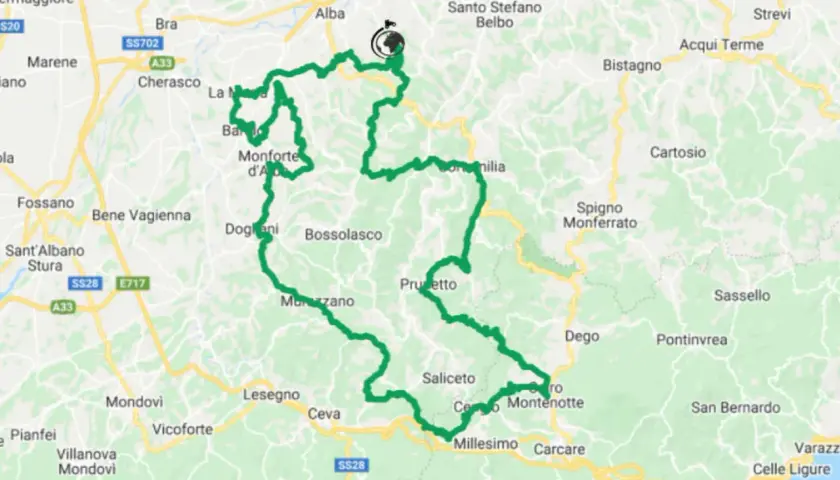Percorso di un giro in moto in Lombardia per mezza giornata, con tappe tra Monforte d'Alba, Bossolasco e Millesimo.