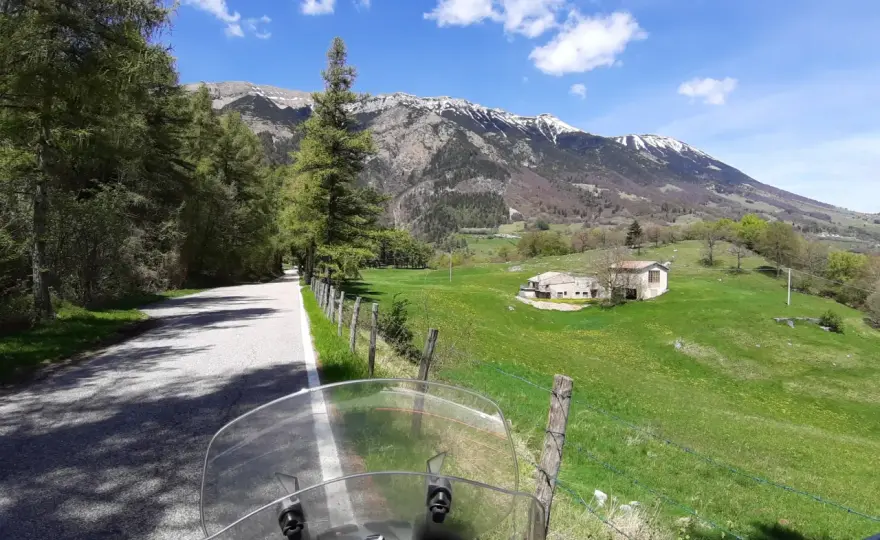 Punta Veleno in moto - La guida definitiva per domarla