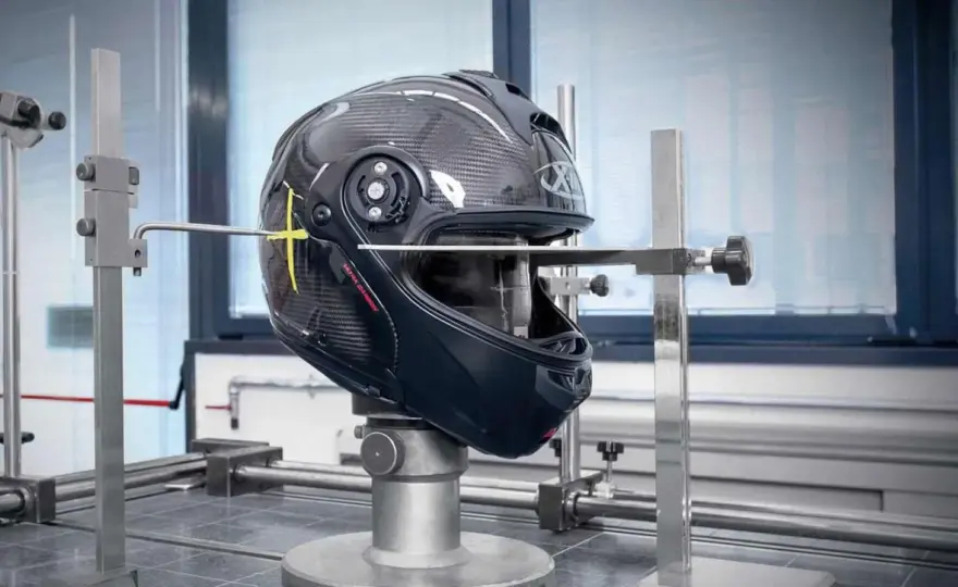Casco moto omologato - Guida ECE 22.06 per la tua sicurezza