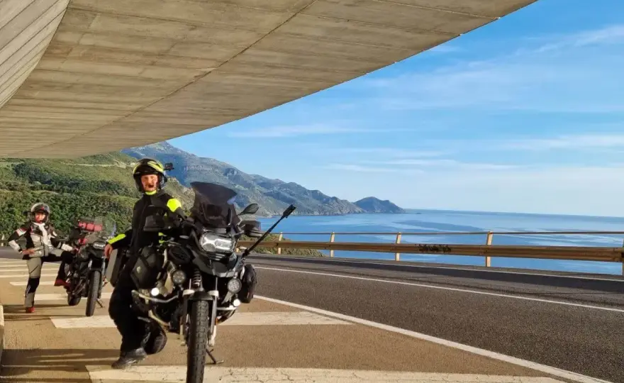 Alghero-Oristano in moto: panoramica o veloce? La scelta giusta.