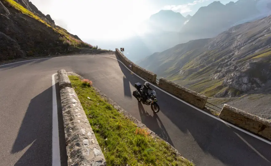 Passo Giovo in moto - Guida perfetta tra curve e panorami