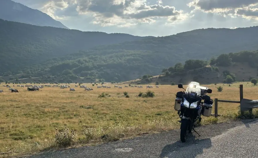 Capo la Serra in moto - Guida al valico del Gran Sasso