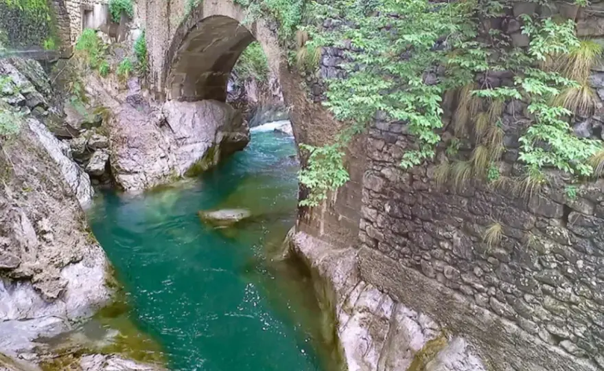 Orrido Val Taleggio in moto - Guida completa e consigli