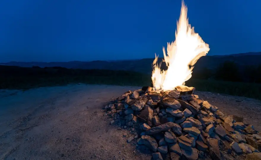Monte Busca - La fiamma eterna in moto sull'Appennino