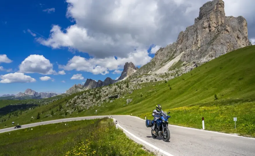 Strada Cimina in moto - Un equilibrio tra guida e paesaggio