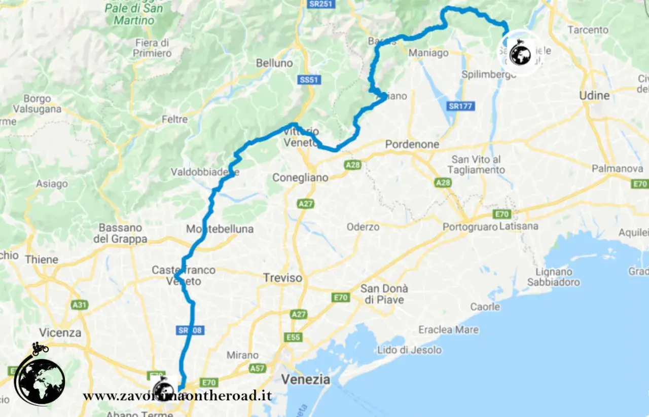 Mappa del Veneto con itinerario moto che include la sella Carnizza. Percorso da Vicenza verso nord-est, passando per Belluno, Udine e arrivando vicino al mare.